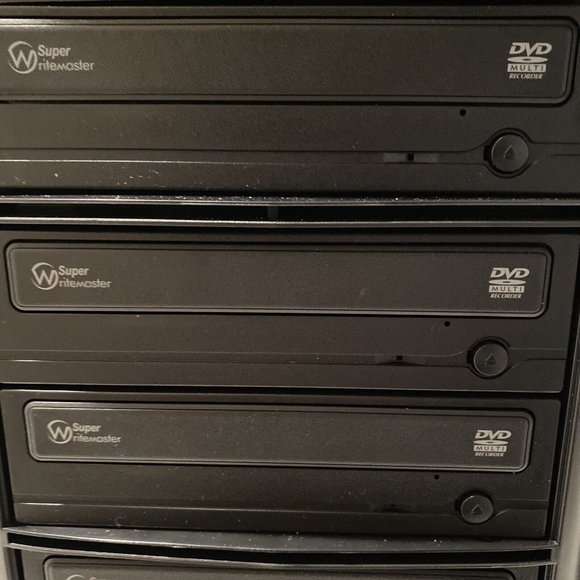 BestDuplicator BD-SMG-5T 6 Target 24X SATA DVD Duplicator - Picture 7 of 12